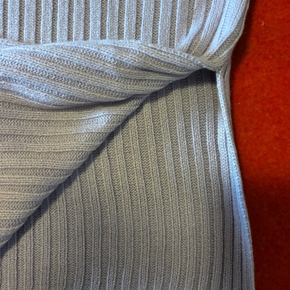 H&M light purple V-neck ribbed sweater vest NWOT - Picture 5 of 10
